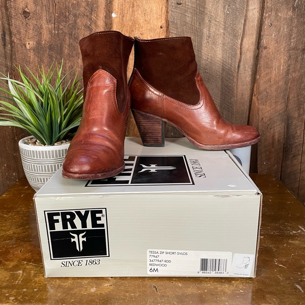 Frye Tessa Zip Short Womens Redwood Leather Ankle Bootie - Size 6 - with box